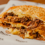 foto o pastel de carne de panela